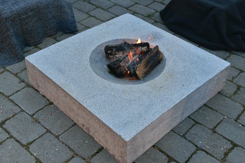 Bålsted i haven: Støb selv et stilrent bålsted i beton Inspiration til bålsted i haven: Støb selv et stilrent bålsted i beton